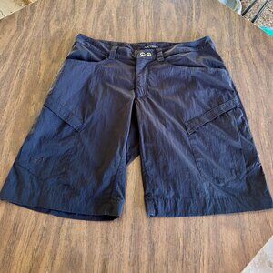 Arc’teryx Men’s Size 36 Black Hiking Cargo Shorts – Outdoor Lightweight